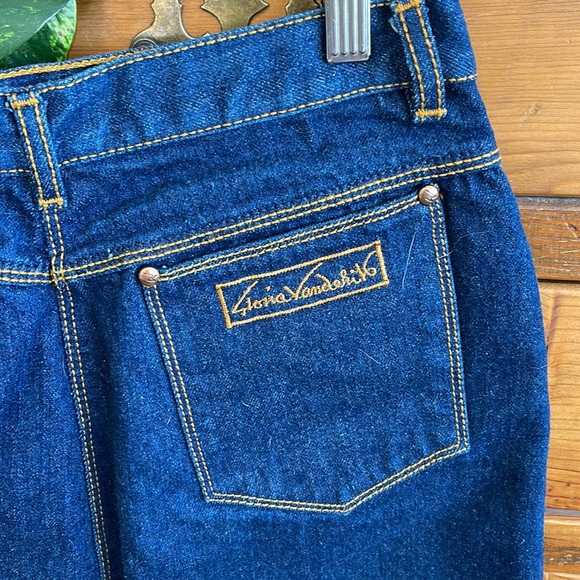 Gloria Vanderbilt midcalf dark blue jean skirt with a back slit - Picture 5 of 14